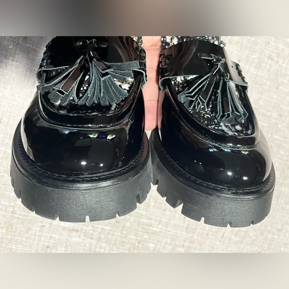 Black Patent Leather Tassel Loafers by Bruno Magli. 
EU 39.5
US 9 - Picture 12 of 16